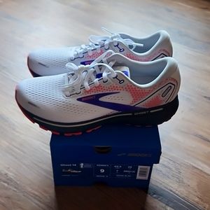 Brooks Ghost 14, size 9, white, purple, coral, NIB